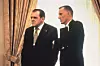U ulozi Richarda Nixona s Jamesom Woodsom u ‘Nixonu’, 1995.