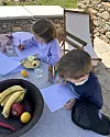 Kreativno stvaralaštvo se trudi, kaže, prenijeti i na djecu koja stalno pišu i crtaju