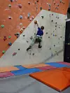 Penjačka stijena u MoFit fitness centru.