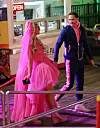 Paris Hilton na after party došla je u ružičastoj ‘vjenčanici‘ koju je nadopunila cipelama s platformom.