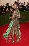 Lupita Nyong‘o, 2014. - tema 'Charles James: Beyond Fashion', nosi Pradu