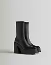 Bershka, 299,90 kn (39,80 €)