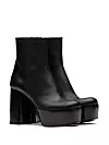 Prada, 7295 (970 €)