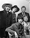 Postav je od početka do 1969. činio i Brian Jones, koji je i smislio naziv benda