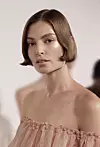 Balletcore je bio prisutan i u make-upu, pa su manekenke prošetale pistom s nježnom, jedva primjetnom šminkom