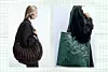 Prošivena oversized torba COS (390 eura)/ tote torba Zara (29,95 eura)
