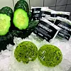 Među najnaprednijim rješenjima su proizvodi koji su biorazgradivi u samom svom sastavu i k tome su u biorazgradivom pakiranju. Primjerice, omot te ono što ostane nakon uporabe LUSH Cucumber obloga za oči od krastavaca i algi (30 kn) može se kompostirati.