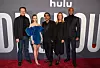 Peter Rice, Amanda Seyfried, Naveen Andrews, Dana Walden, Kareem Daniel na premijeri serije