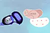 Najnovija generacija beauty gadgeta jednostavno se zalijepi poput flastera. U tome prednjače londonski brendovi: FaceGym je lansirao Acne Light Shot za ublažavanje akni pomoću LED svjetlosti, dok MZ Skin ima svjetlosno-kozmetičke 'naljepnice' LightMax MiniPro Eyeconic za smanjenje podočnjaka i bora oko očiju