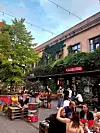 Tbilisi je poznat po brojnim barovima, vinarijama i pivnicama