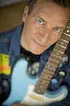 'Volim kad Hrvat voli tog Hrvata, ali komedija je da će jedan dan biti na Thompsonu, drugi dan slušati Draganu Mirković, treći Šajetu. Živimo na najljepšem dijelu zemaljske kugle i ludi smo kao šibe', smije se Šajeta