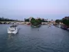 Tijekom plovidbe po rijeci Seine vide se brojne znamenitosti