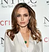 Angelina Jolie voli smaragde