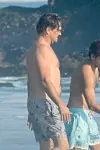 Leonardo DiCaprio s kolegom Emileom Hirschom, okupao se u hladnom oceanu.