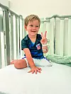 Na dan operacije igrala je hrvatska nogometna reprezentacija pa je Šimun došao u bolnicu u Modrićevom dresu.