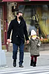 Bradley Cooper u šetnji sa svojom kćerkicom u New Yorku.