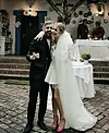 Izlazak upravo vjenčanog para pred njihove goste