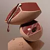 Zahvaljujući inovativnoj Fingerprint tehnologiji, novi beauty blender upija i do 90 posto manje šminke