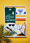 Majica Lacoste, 75 €/Muški sat Slazenger, Argentum, 123 €/Majica Fynch Hatton, 63,57 €/Muške bermude Benetton, 45,95 €/Sunčane naočale Serengeti, Optika Mibo, 299 €/Sunčane naočale Ray Ban, Optika Kraljević, 175 €/Muška narukvica, ZAKS, 450 €/Čarape Undercolor of Benetton, 7,83 €/Tenisice Replay, Salamander, 159 €