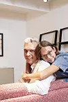 Anica pjeva u zboru Kikići pa često nedjeljom ima nastupe, a uz to igra košarku u klupskoj U-11 ekipi pa obitelj često navija s tribina.