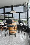 Restoran se nalazi na Marinićima, u širem centru Rijeke