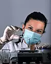 Ana Bakulić u svom laboratoriju.