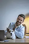 Televizijski i radijski voditelj Ivan Vukušić