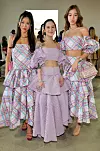 Lauren Wolfe, Michelle Zauner i Mika Benabsna reviji modne dizajnerice Claudije Li fashion na njujorškom Tjednu mode 2022.