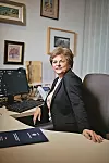 Redovita profesorica Medicinskog fakulteta Sveučilišta u Zagrebu u trajnom zvanju, specijalistica psihijatrije prof. dr. sc. Alma Mihaljević-Peleš upozorava da žene češće obolijevaju od depresije - 5,1 posto žena u odnosu na 3,6 posto muškaraca.