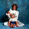 Prvo zajedničko fotografiranje princa Harryja s mamom, princezom Dianom, te bratom, princom Williamom