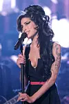 Amy Winehouse preminula je od posljedica trovanja alkoholom sa samo 27 goidna.