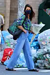 New York City, NY - Katie Holmes is seen carrying a bouquet of flowers and later shops at a Downtown Manhattan supermarket. BACKGRID USA 18 AUGUST 2020,Image: 553578087, License: Rights-managed, Restrictions: , Model Release: no, Credit line: BrosNYC / BACKGRID / Backgrid USA / Profimedia