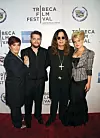 Sharon Osbourne, Jack Osbourne, Ozzy Osbourne i Kelly Osbourne na filmskoj premijeri u New Yorku 2011.