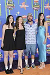 Sadie, Jackie, Adam Sandler i Sunny na prošlogodišnjoj dodjeli nagrada Nickelodeon Kids Choice