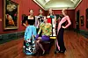 Supermodel Jodie Kidd s kolegicama u sobi The New Yves Saint Laurent Room londonske Nacionalne galerije