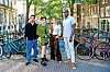 Ekipa iz serijala u Amsterdamu nakon premijere: Fabien Frankel, Emily Carey, Milly Alcock i Steve Toussaint.