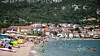 Vela plaža u Baškoj, u špici sezone