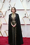 Natalie Portman 2020 u Dirovoj haljini i plaštu na kojem su bila izvezena imena redateljica nepoželjnih u filmskom poslu