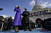 Kamala Harris nosila je na inauguraciji ljubičastu kombinaciju mladog Afroamerikanca Christophera Johna Rogersa.