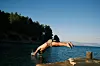 Prvo jutarnje kupanje dok još nema nikog na plaži