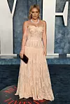 Hilary Duff obukla je Dolce & Gabbana haljinu u nijansi breskve za zabavu Oscars Vanity Fair