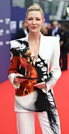 Cate Blanchett na premijeri filma 'Pinocchio' u odijelu Alexander McQueen
