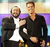 Luciano Pavarotti i portorikanski pjevač nakon zajedničkog nastupa na koncertu ‘Pavarotti i prijatelji‘ 2003.,u Modeni
