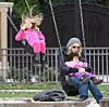 Heidi Klum i Leni Olumi Klum na Beverly Hillsu u Los Angelesu 2010.