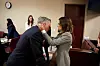 Alec Baldwin potrčao je supruzi u zagrljaj