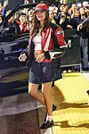 Hailey Biber zna kako nositi trendi komade i u trudnoći