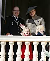 Princ Albert II. sa suprugom, princezom Charlene, sinom Jacquesom i kćerkom Gabriellom.