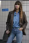 All denim outfit + karirani sako kao dobitna kombinacija za proljeće