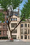 Zgrada se nalazi u najluksuznijem dijelu New Yorka, a Ivana ju je kupila 1992. za 2,5 milijuna dolara