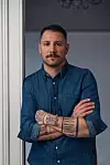„Bio sam dobar, lijevonogi igrač, ali mislim da sam se trebao još boriti kako bih uspio, jer mi smo mala država i, po meni, moraš biti ekstra talent da bi od toga mogao živjeti”, govori o svom nogometnom putu